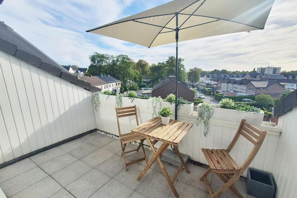 Modernes Und Ruhiges Appartement Mit Loggia Marl Buitenkant foto