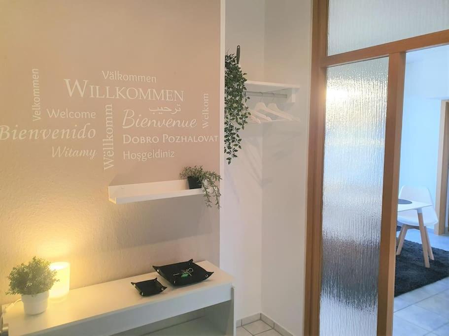 Modernes Und Ruhiges Appartement Mit Loggia Marl Buitenkant foto