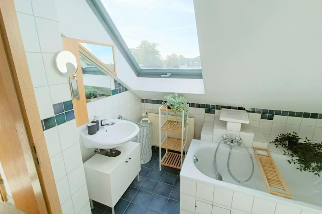 Modernes Und Ruhiges Appartement Mit Loggia Marl Buitenkant foto