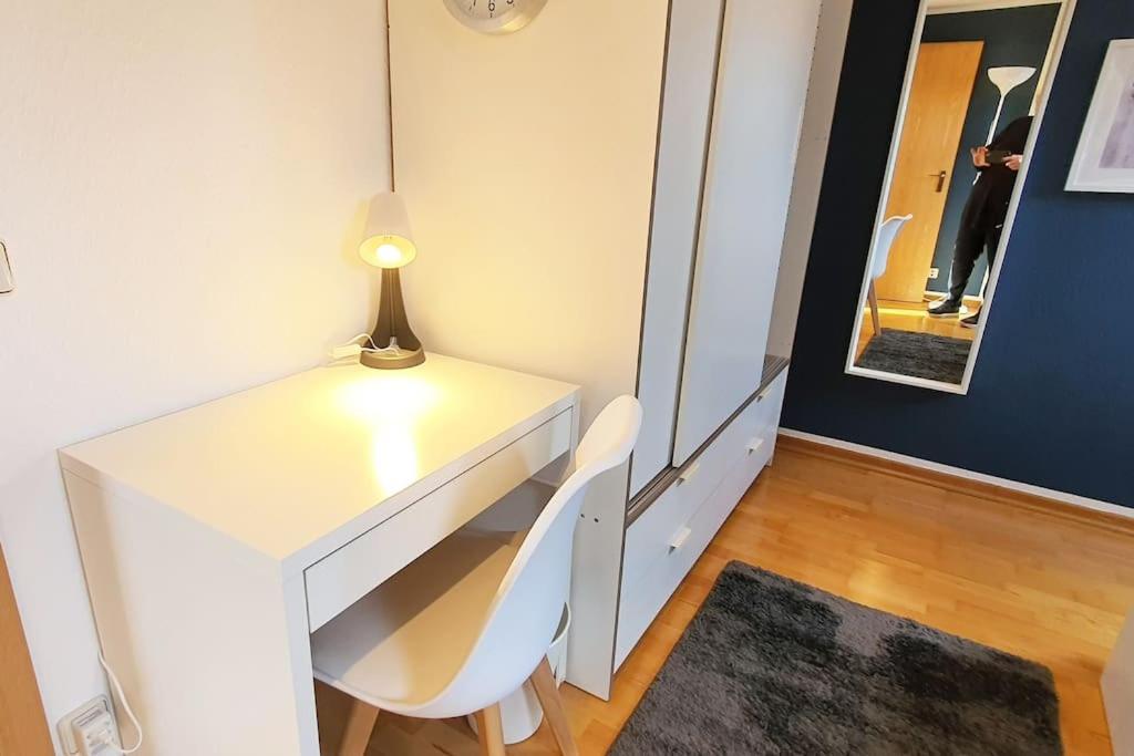 Modernes Und Ruhiges Appartement Mit Loggia Marl Buitenkant foto