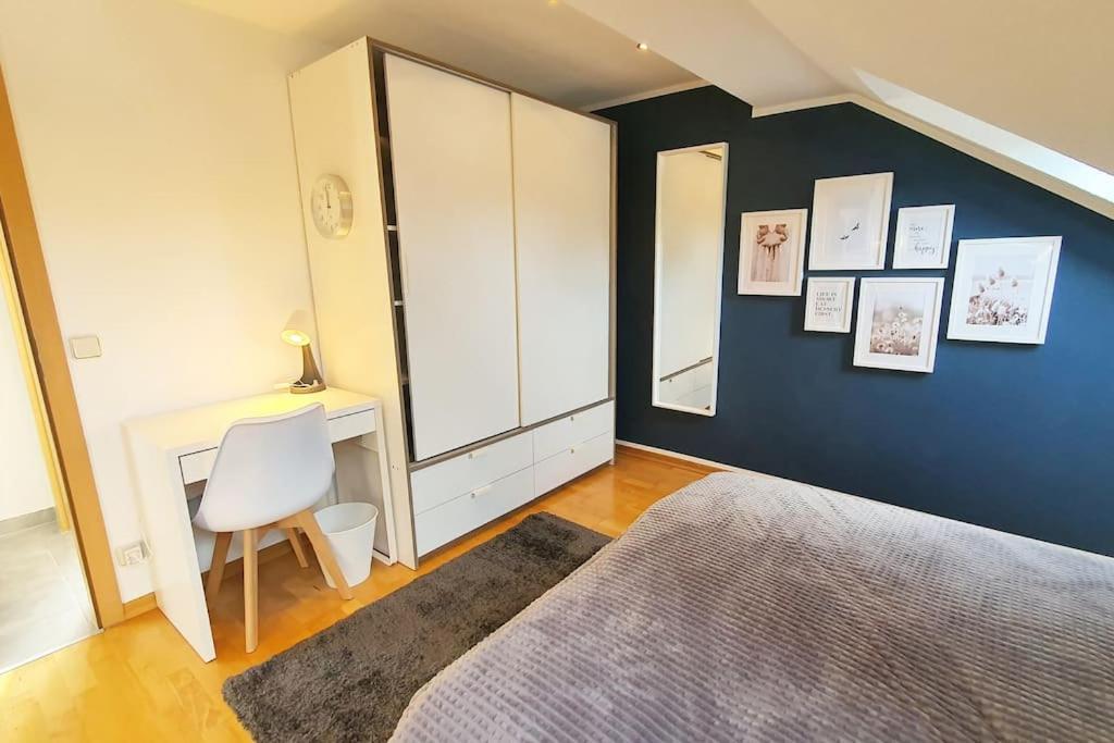Modernes Und Ruhiges Appartement Mit Loggia Marl Buitenkant foto