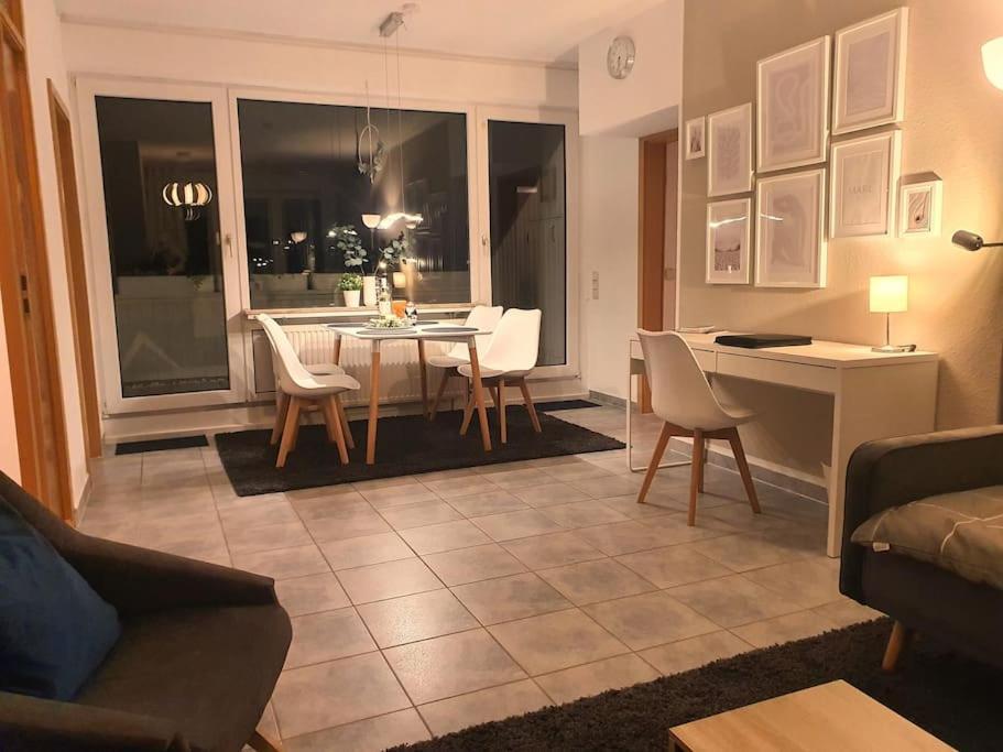 Modernes Und Ruhiges Appartement Mit Loggia Marl Buitenkant foto