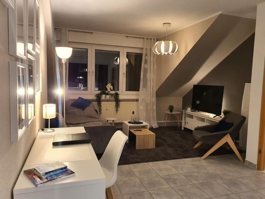 Modernes Und Ruhiges Appartement Mit Loggia Marl Buitenkant foto
