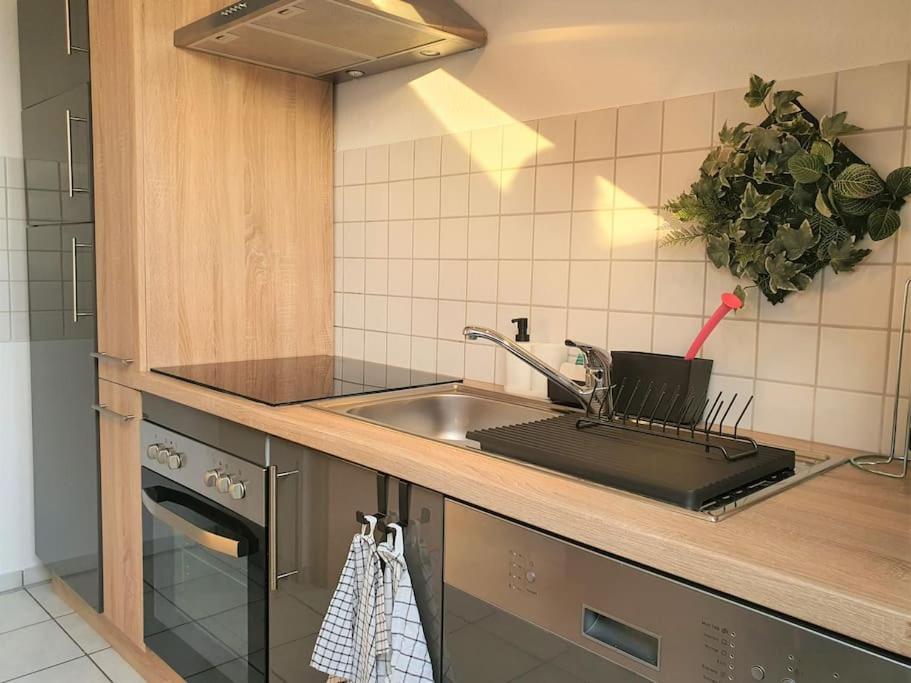 Modernes Und Ruhiges Appartement Mit Loggia Marl Buitenkant foto