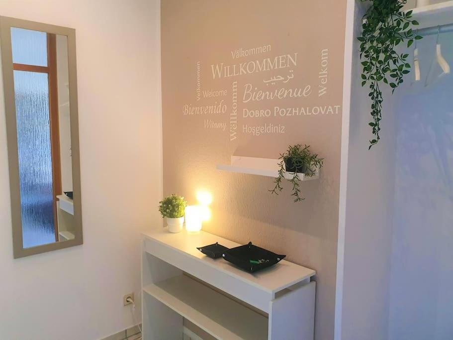 Modernes Und Ruhiges Appartement Mit Loggia Marl Buitenkant foto
